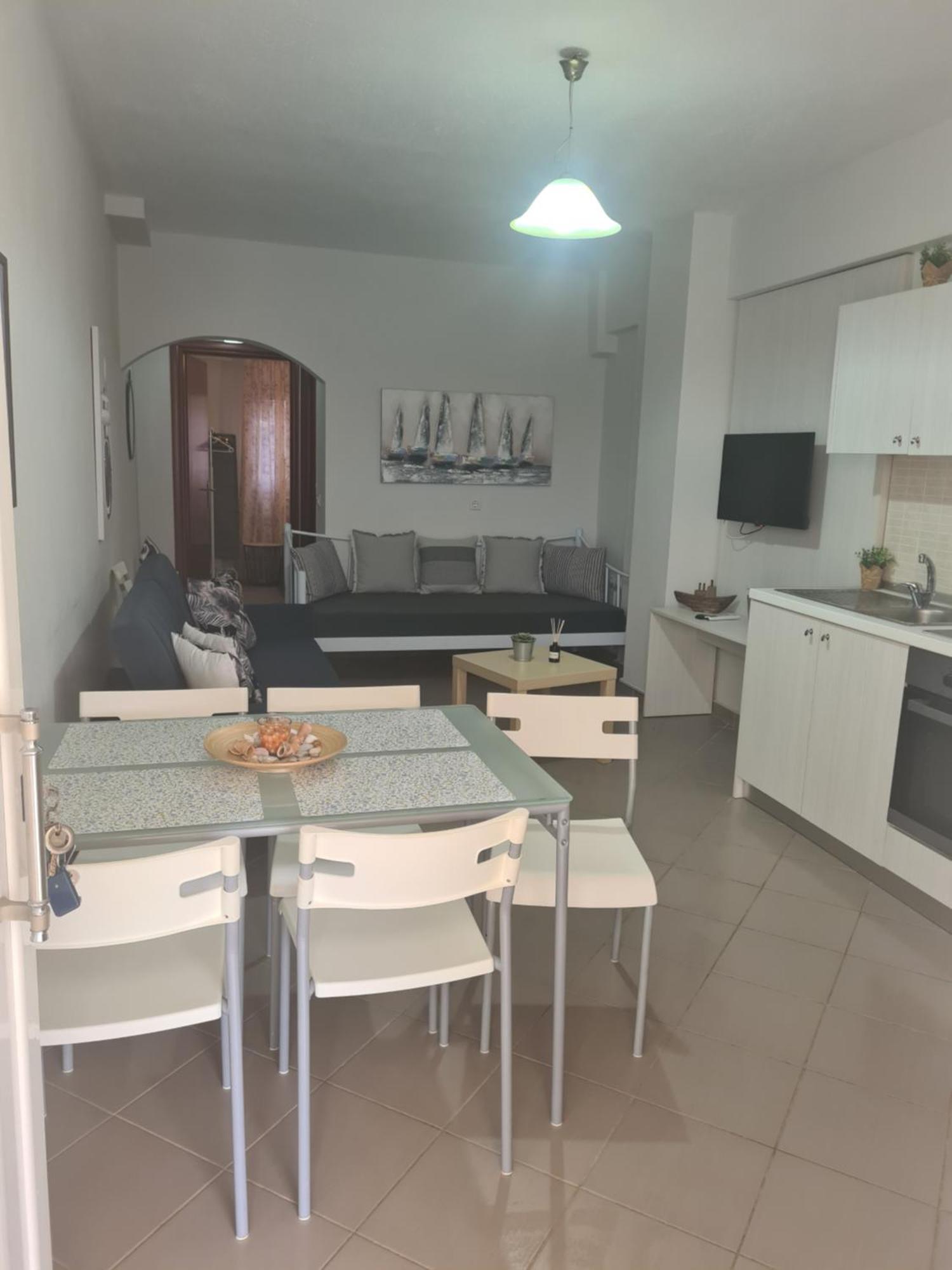 Makis Apartments Touzla Ofrínion Exterior foto